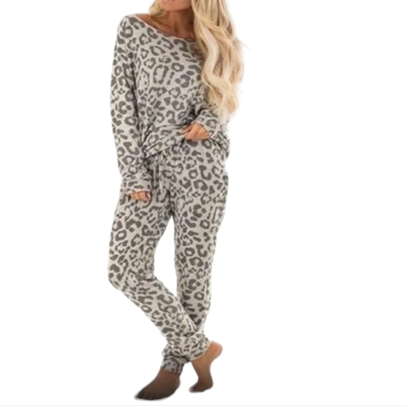 Leo Rosi‎ Leopard Print 2Pc. Pajama Set. Size S. - Picture 1 of 6